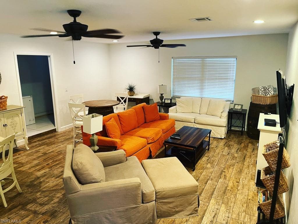 6060 Golden Oaks LN-2