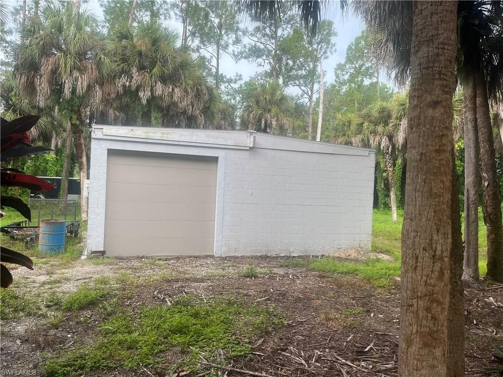 6060 Golden Oaks LN-11
