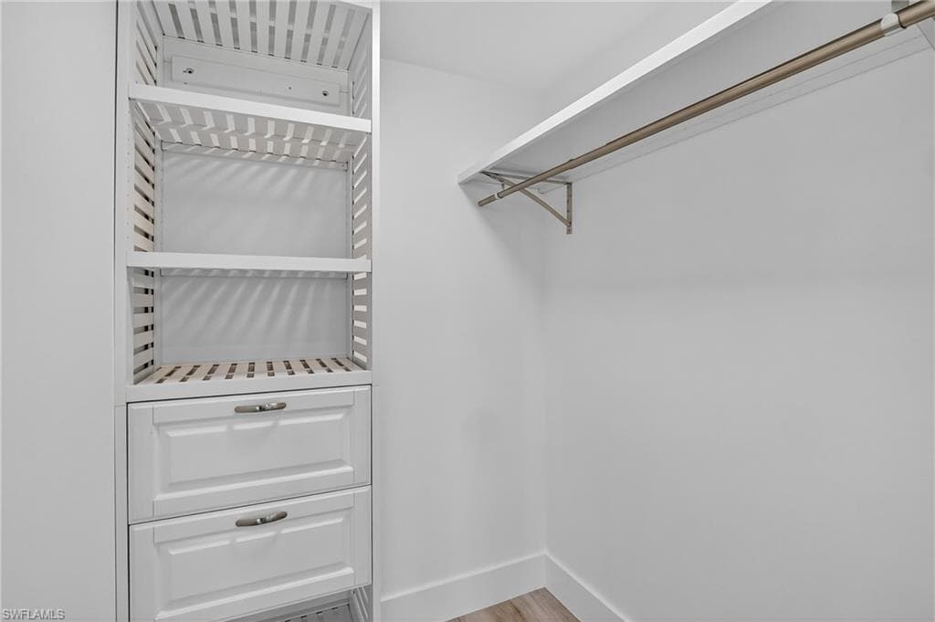 29 High Point CIR E 204-16