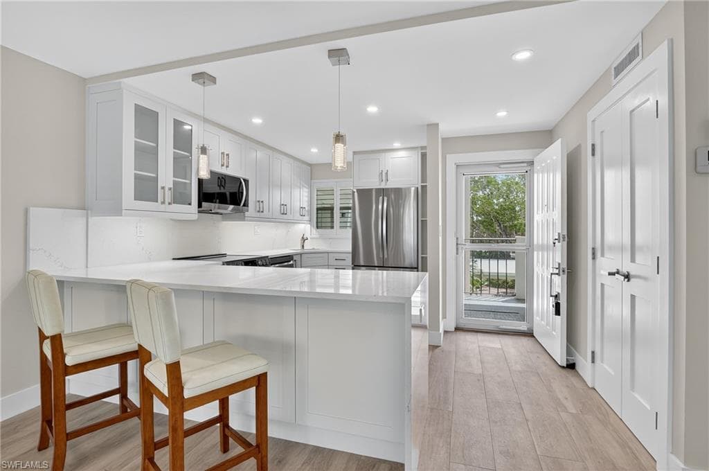 29 High Point CIR E 204-1