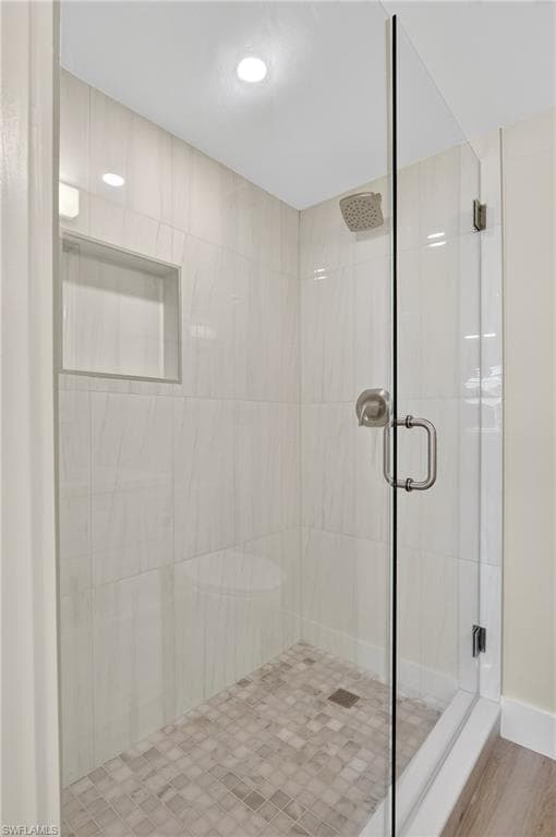29 High Point CIR E 204-15
