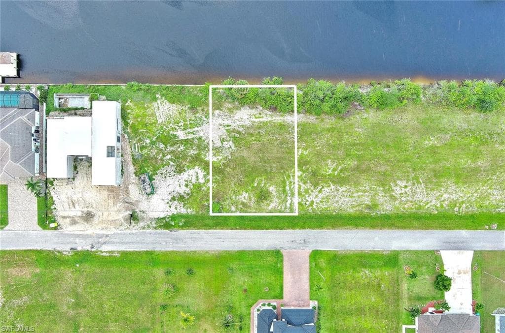 1025 NW 35th PL-2