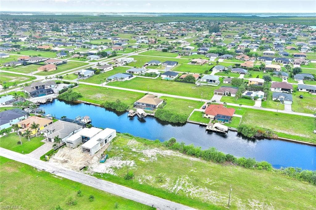 1025 NW 35th PL-18