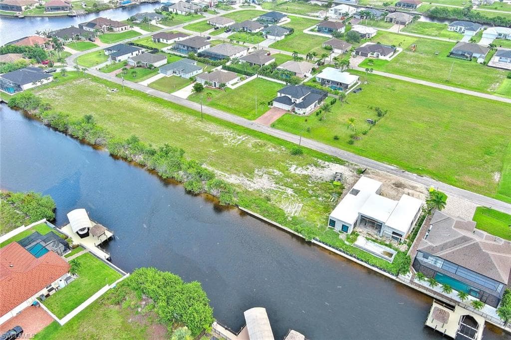 1025 NW 35th PL-25