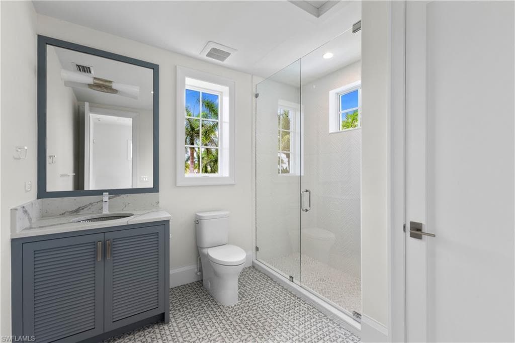 2131 Marina DR-36