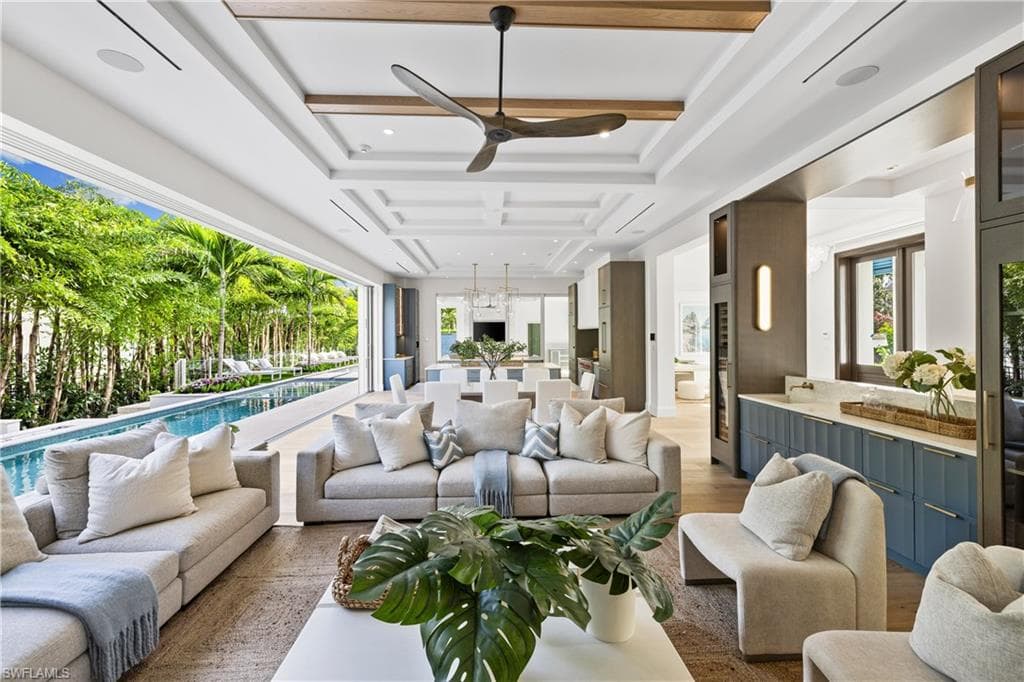 2131 Marina DR-9