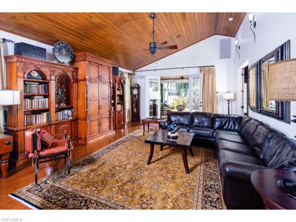 263 10th AVE S-2