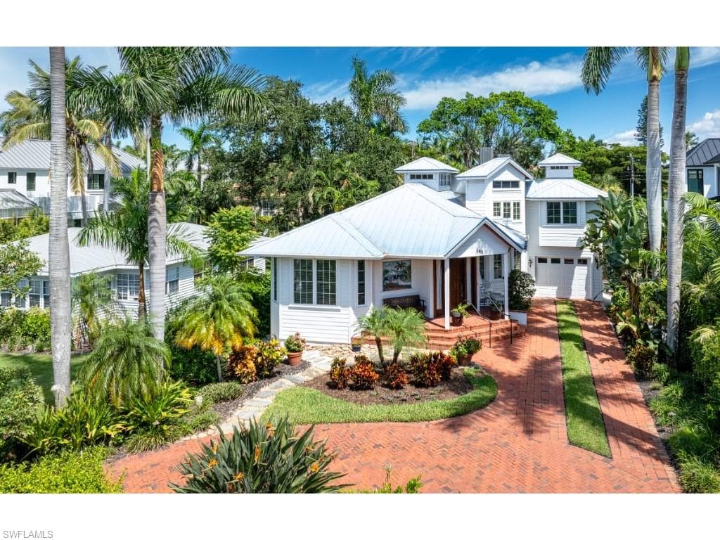 263 10th AVE S-17