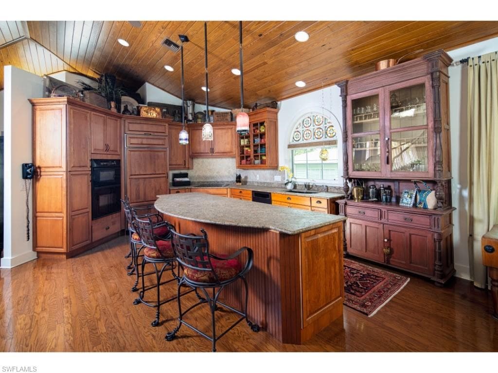 263 10th AVE S-3