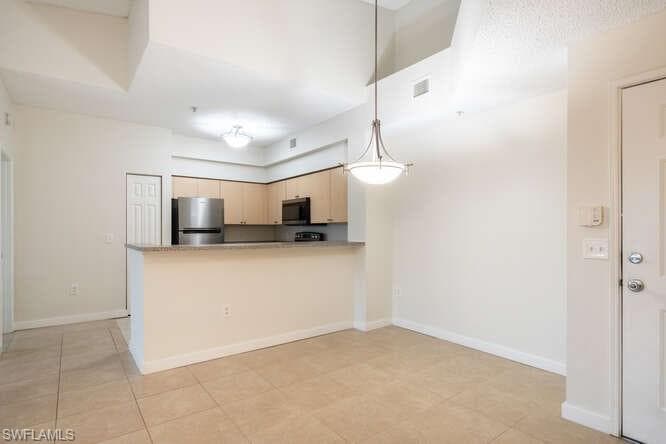 1220 Reserve WAY 305-7