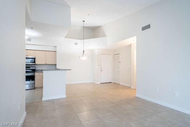1220 Reserve WAY 305-5