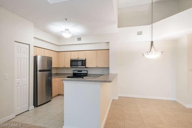 1220 Reserve WAY 305-8