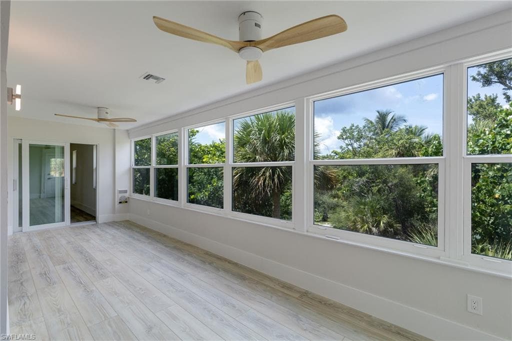 645 Oliva ST-13