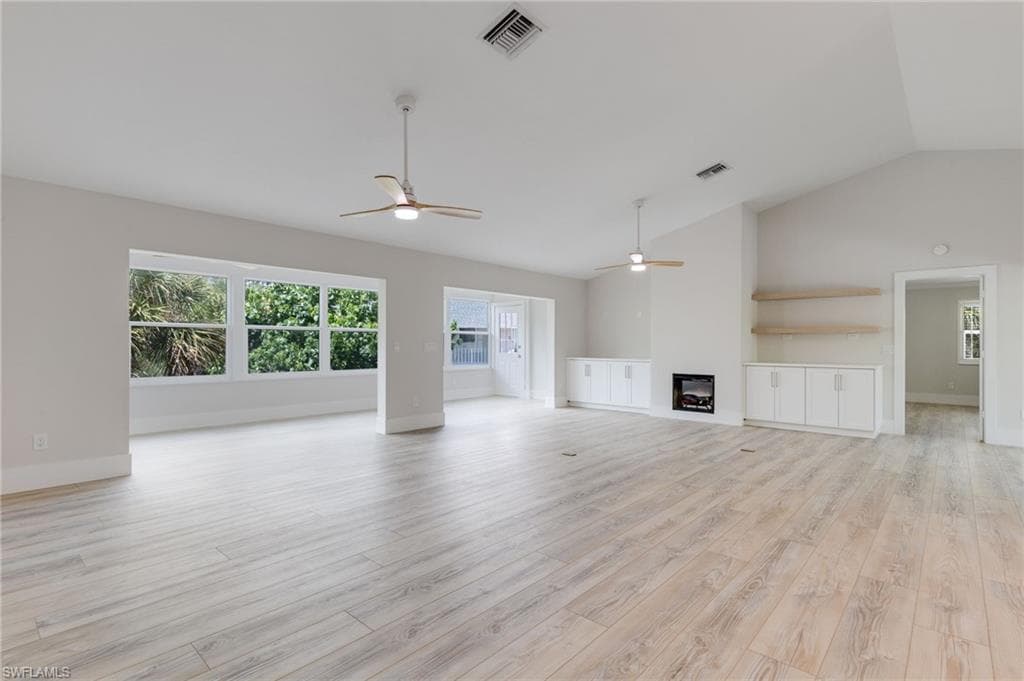645 Oliva ST-12