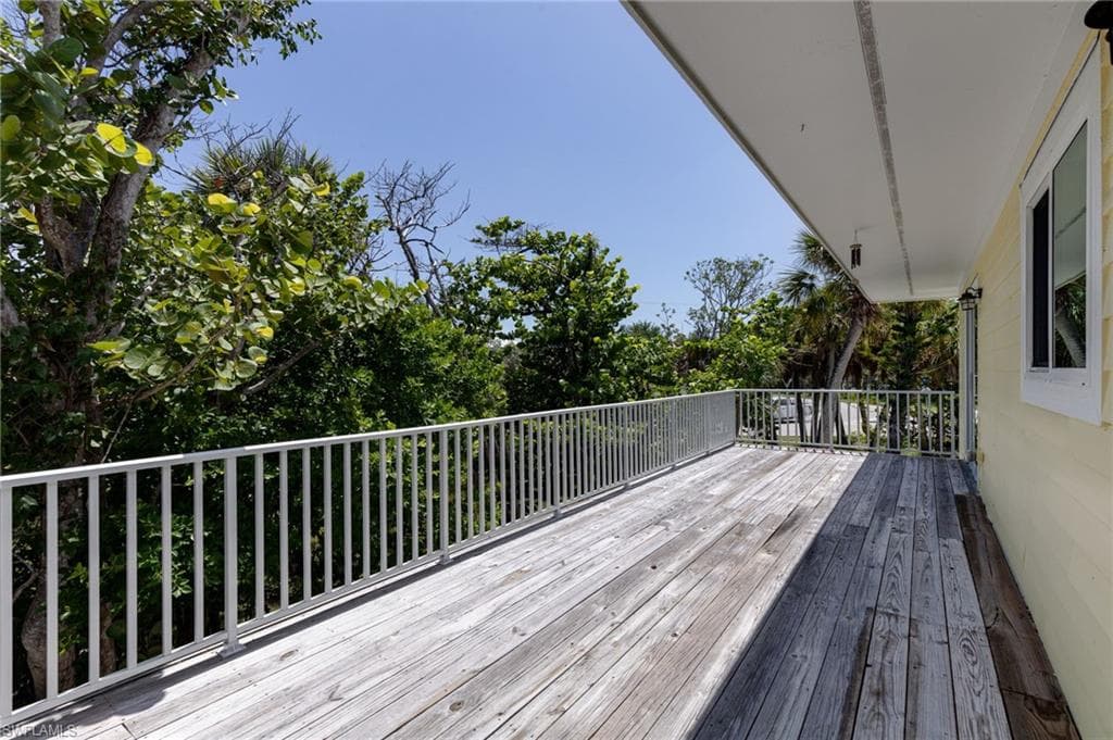 645 Oliva ST-10