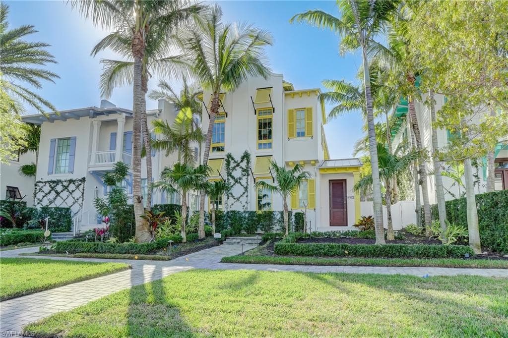 942 9th AVE S-2