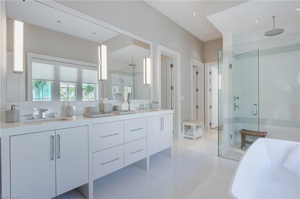 942 9th AVE S-28