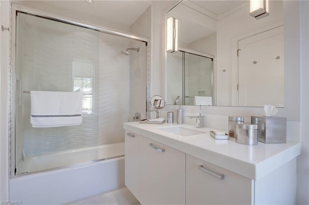 942 9th AVE S-10