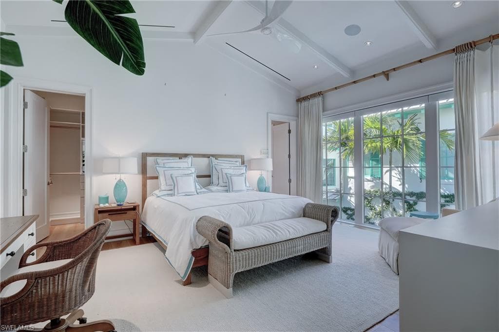 942 9th AVE S-25