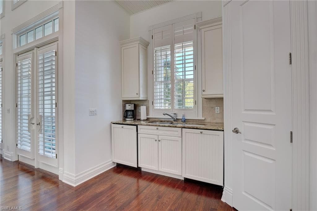 1551 Gulf Shore BLVD S-15