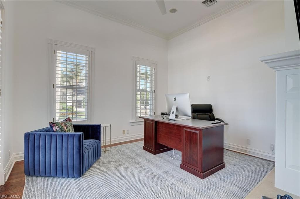 1551 Gulf Shore BLVD S-11