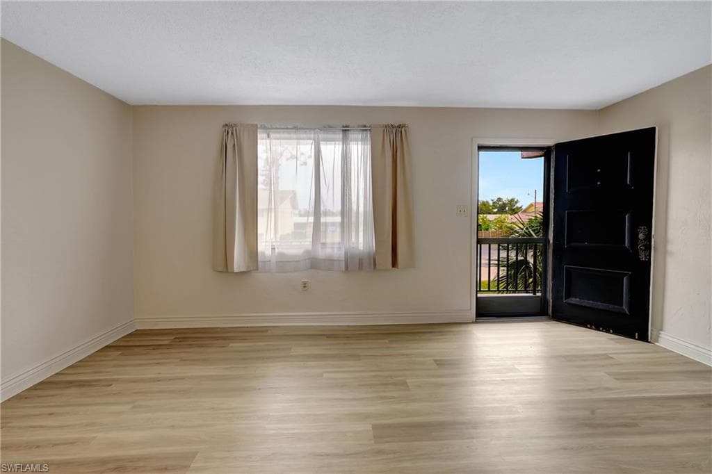 4906 Victoria DR 209-6