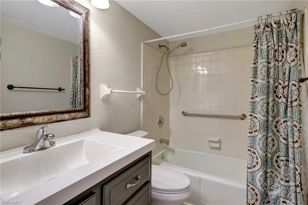4906 Victoria DR 209-15