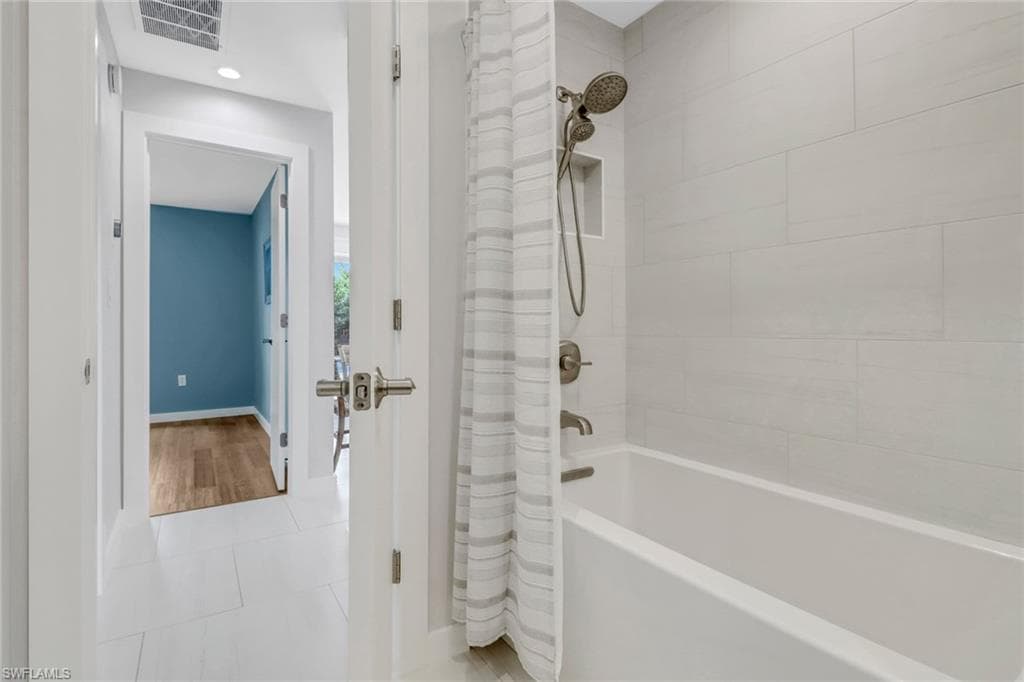 2680 Longboat DR-23