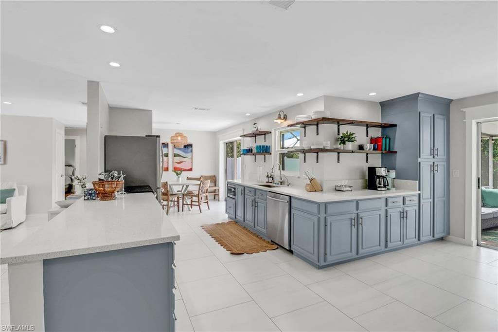 2680 Longboat DR-10