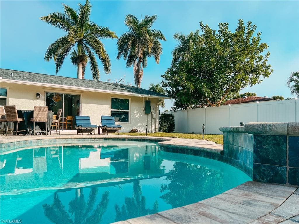 2680 Longboat DR-35