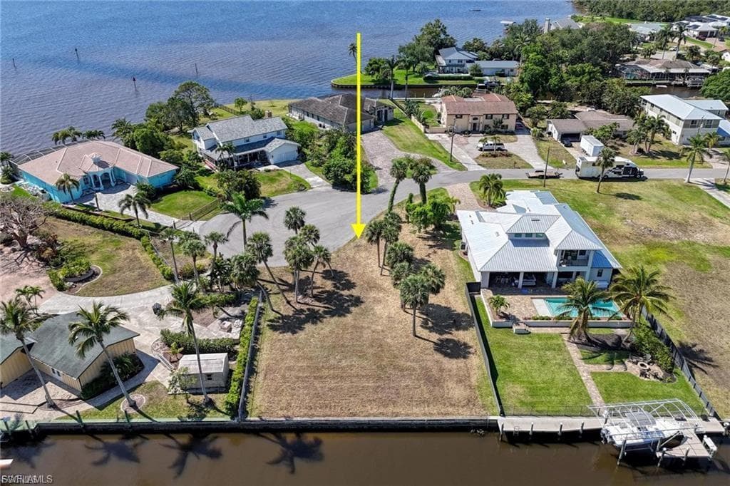 1806 MARINA CIR-7