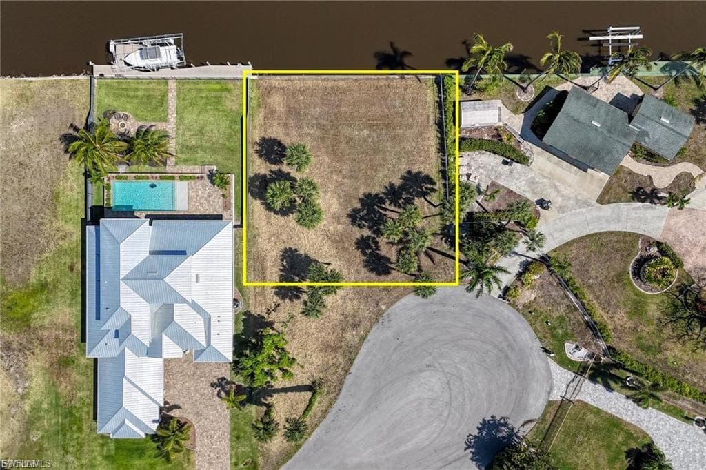 1806 MARINA CIR-3