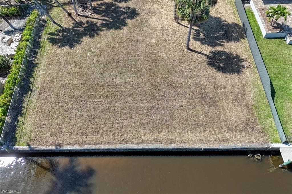 1806 MARINA CIR-9