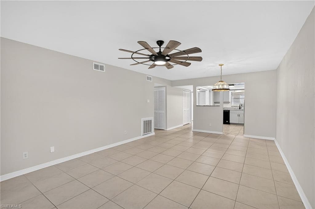 3720 SE 10th AVE 102-16