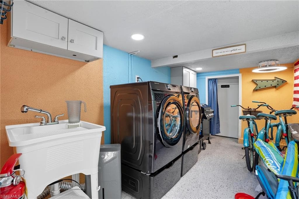 167 Coconut DR-28
