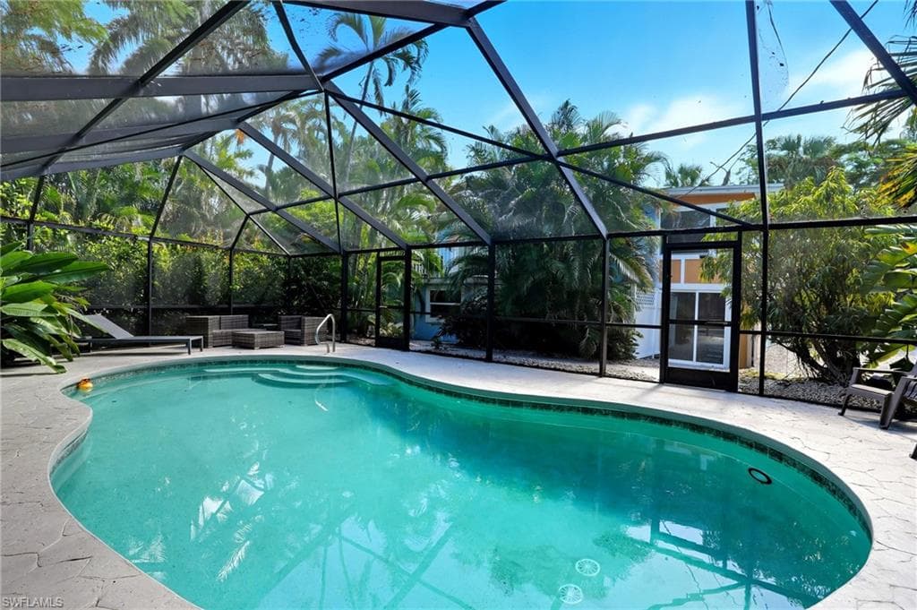 167 Coconut DR-31