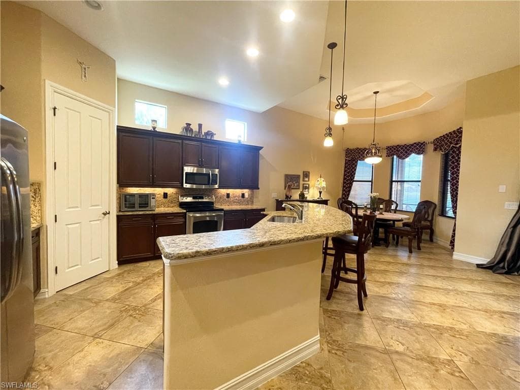 7302 Acorn WAY-9