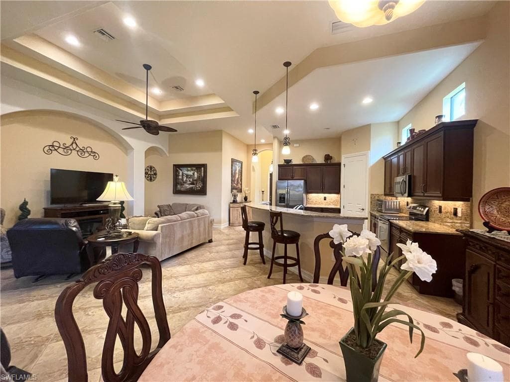 7302 Acorn WAY-10