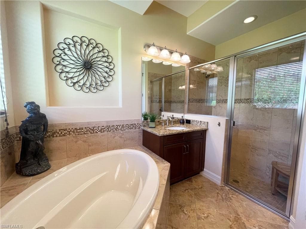 7302 Acorn WAY-21