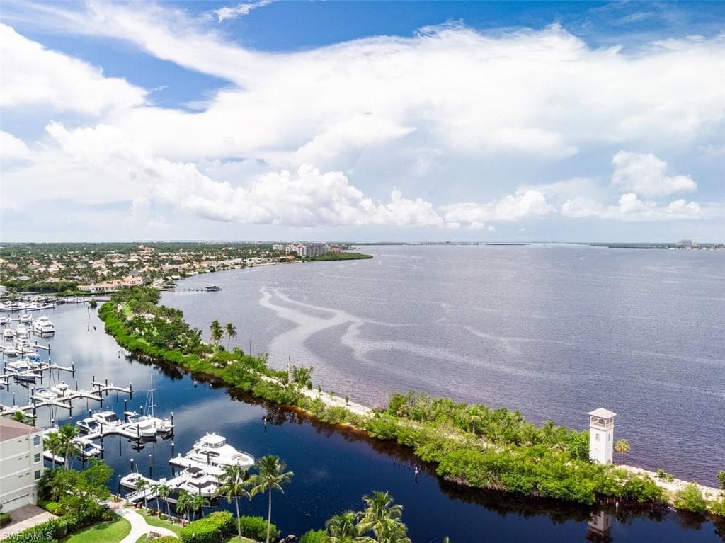 14250 Royal Harbour CT 817-5