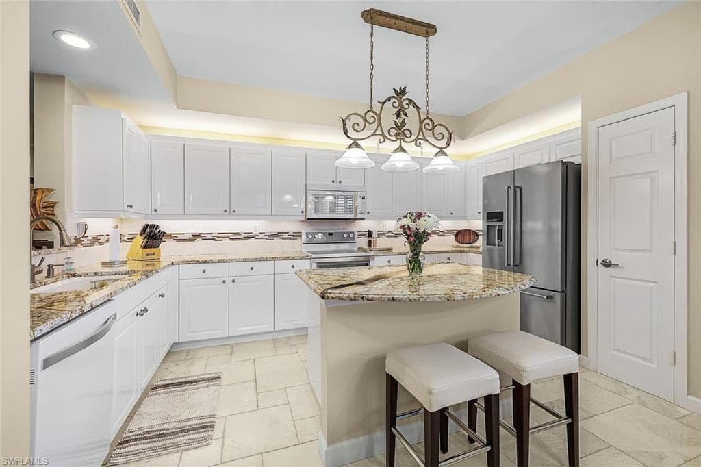 14250 Royal Harbour CT 817-11