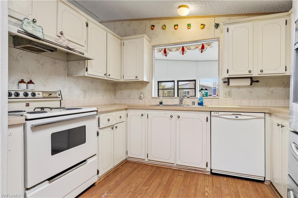 9266 Desoto DR-9