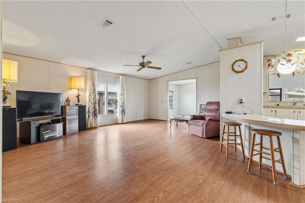9266 Desoto DR-8