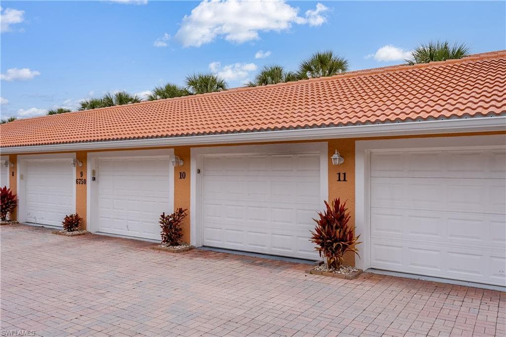 6750 Beach Resort DR 10-28