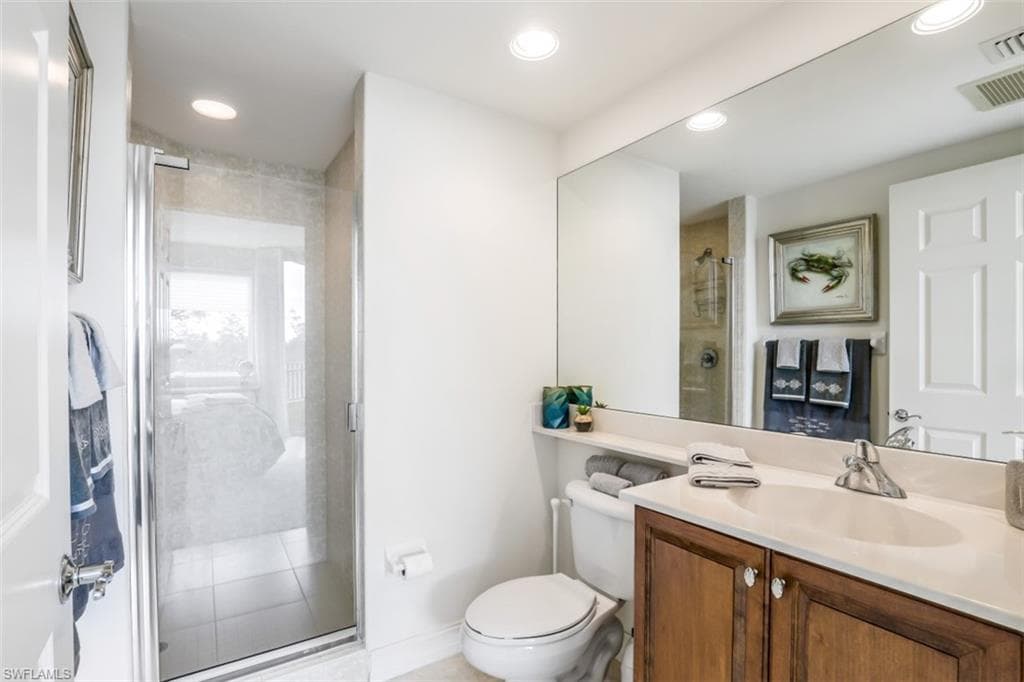 2728 Tiburon BLVD E 302-23