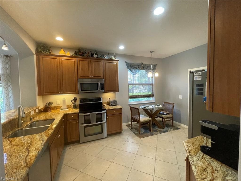 10630 Camarelle CIR-23