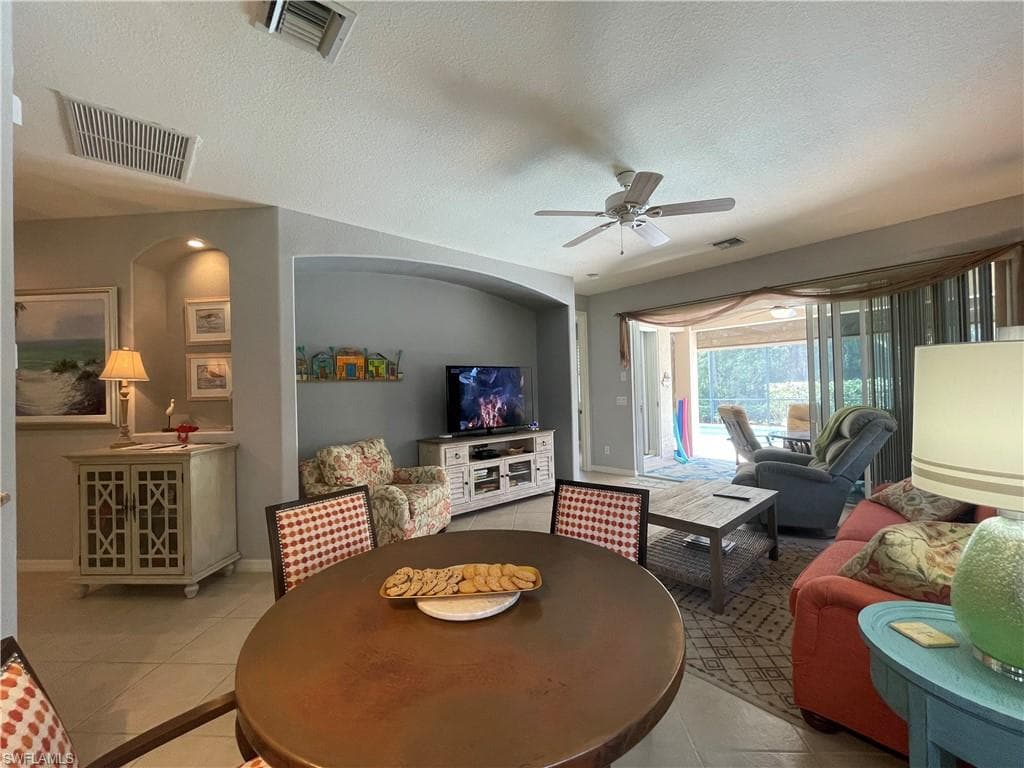 10630 Camarelle CIR-2