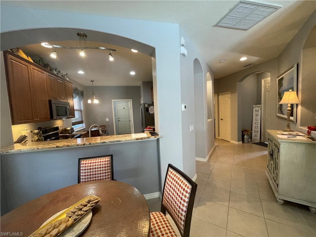 10630 Camarelle CIR-3