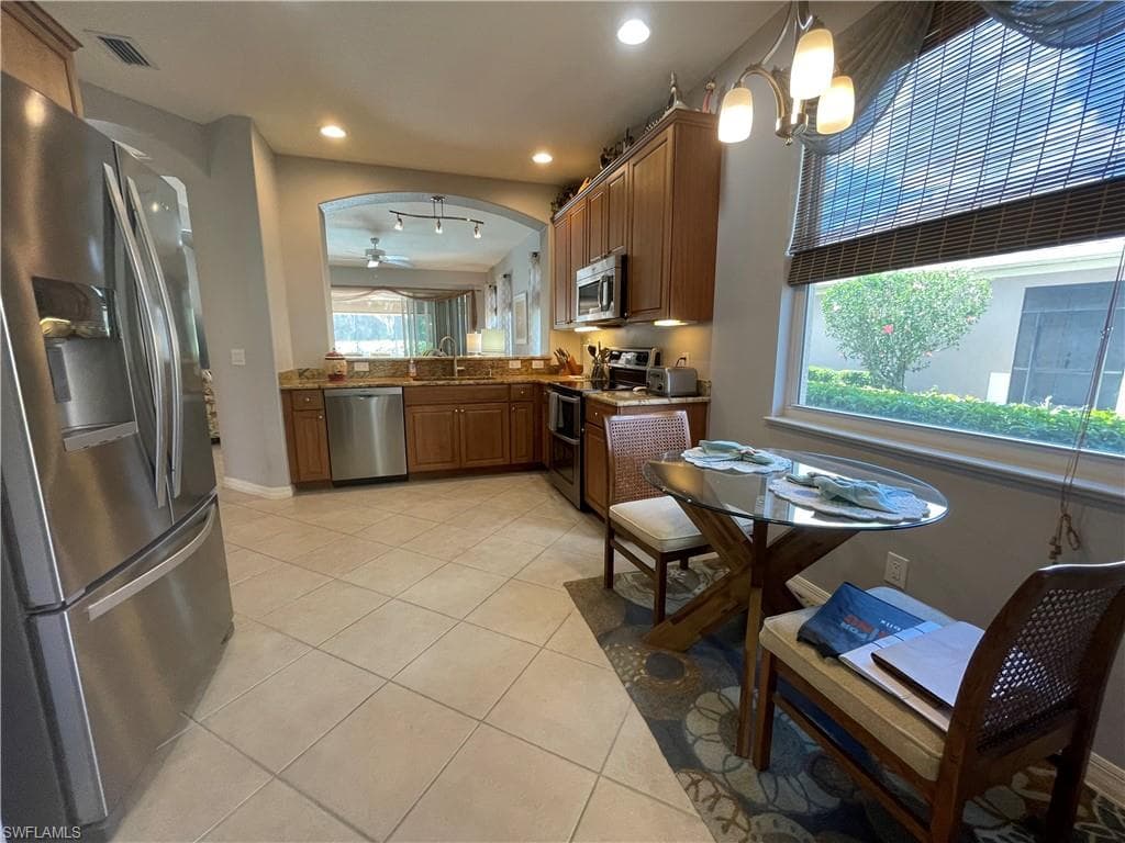 10630 Camarelle CIR-29