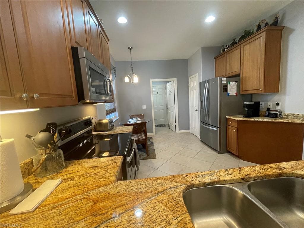 10630 Camarelle CIR-21